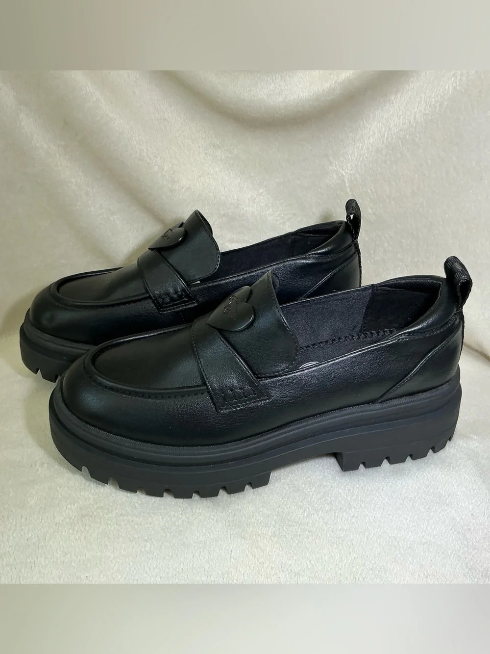 NEW! Rocket Dog “Dandy” Platform Black Loafers Women’s size 8.5 NWOT